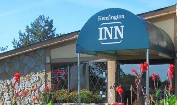 肯辛顿汽车旅馆 - 霍威尔，位于Fowlerville的酒店