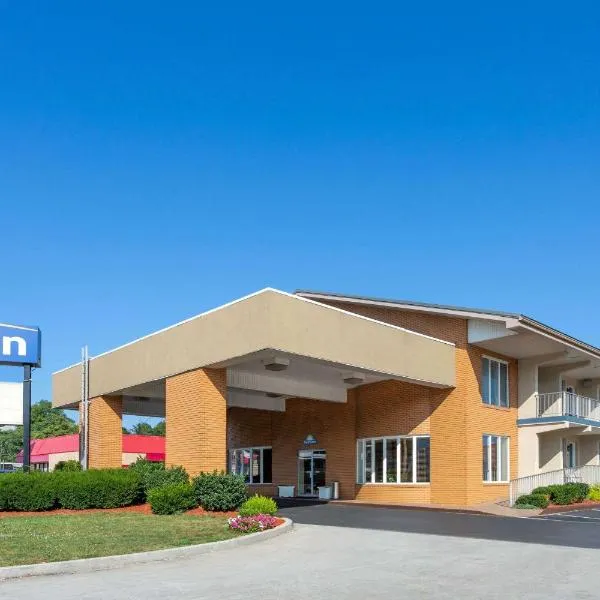 Days Inn by Wyndham Breezewood，位于Clearville的酒店