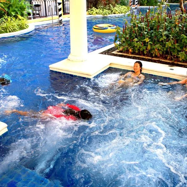 Venetian Poseidon Pool Hotel，位于Ban Map Fakthong的酒店