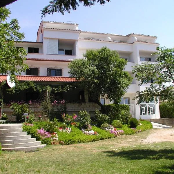 MIRKO DIVING CENTER，位于拉布的酒店