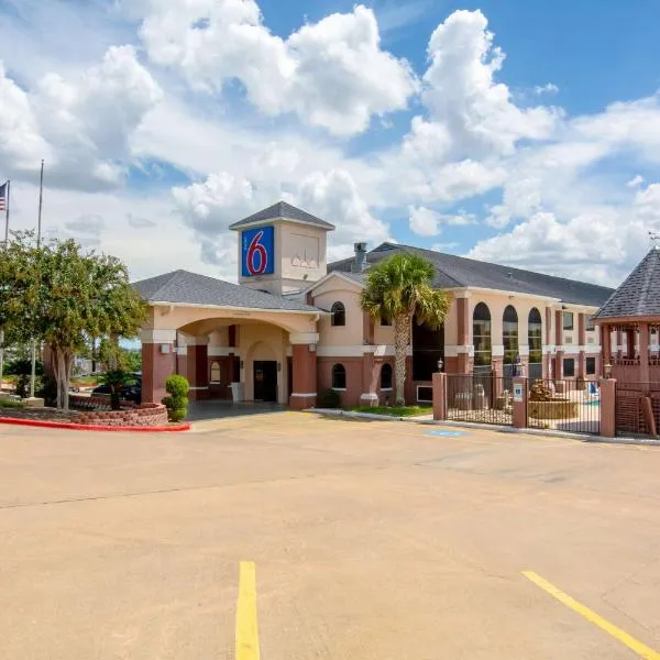 Motel 6-Brenham, TX，位于Burton的酒店