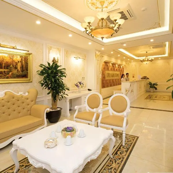 Hùng Mạnh Plaza Hotel，位于Phong Phú的酒店