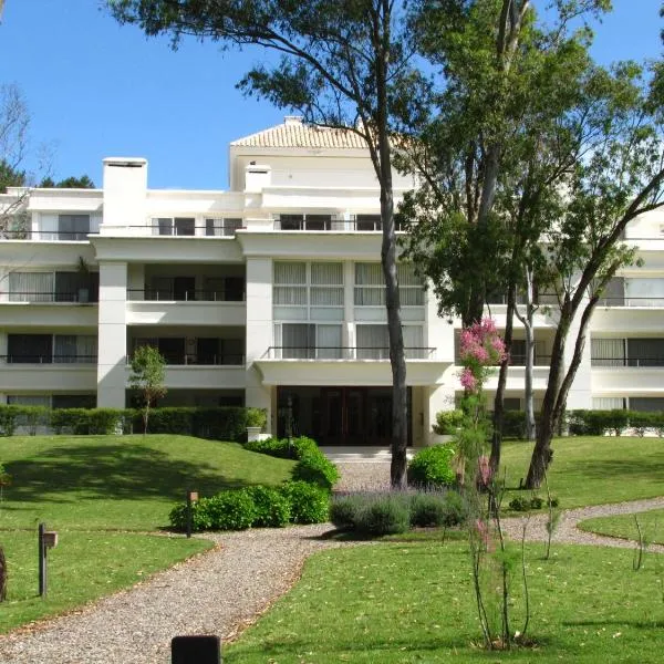 绿色公园公寓，位于蓬塔巴雷纳的酒店