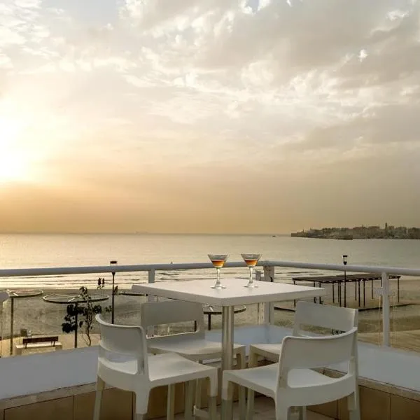 ACCO海滩酒店，位于Regba的酒店