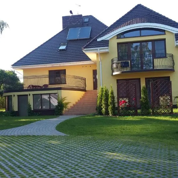 Villa Jura Pokoje Gościnne，位于Mirów的酒店