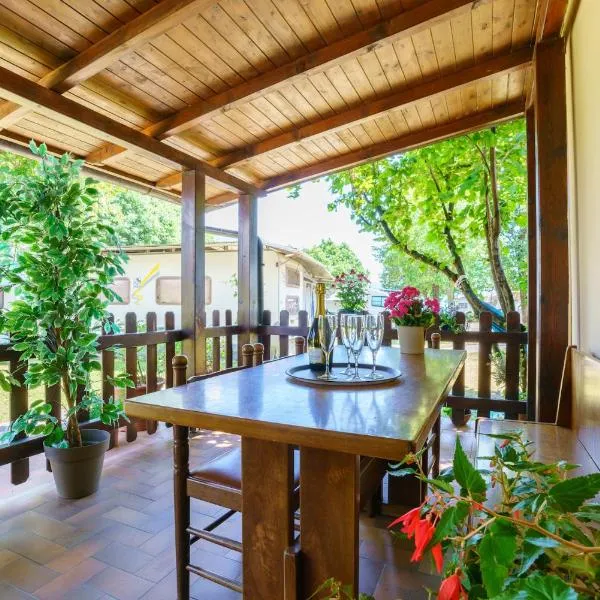 bungalow campeggio madonnina，位于多马索的酒店
