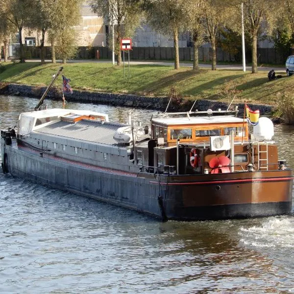 BlackPearl Boat&Breakfast，位于Driewegen的酒店