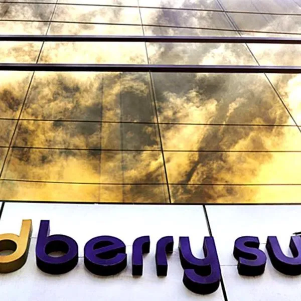 Goldberry Suites & Hotel Mactan，位于麦克坦的酒店