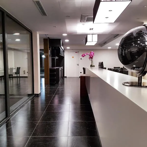 Best Western Hôtel Journel Paris Sud,位于Ris-Orangis的酒店