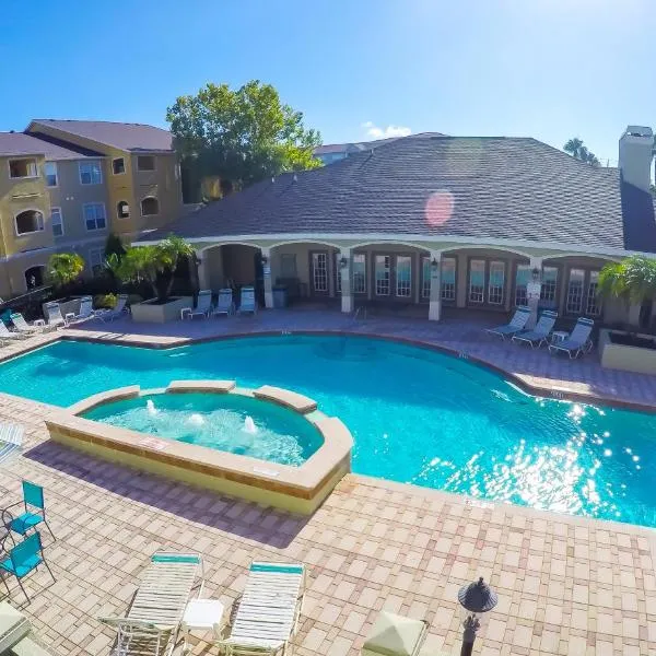 o CHARMING CONDO MINUTES FROM GORGEOUS CLEARWATER BEACHES o，位于克利尔沃特的酒店