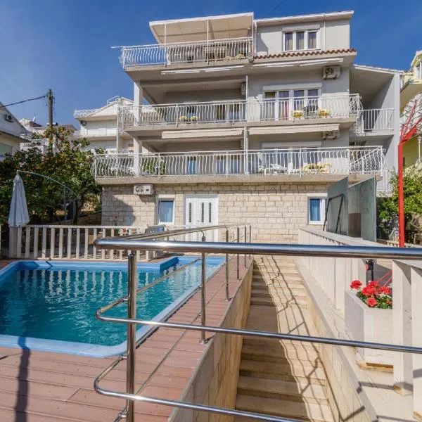 La Bodega Apartments，位于特罗吉尔的酒店