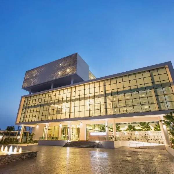 Paragon Grand Resort，位于乔木提恩海滩的酒店