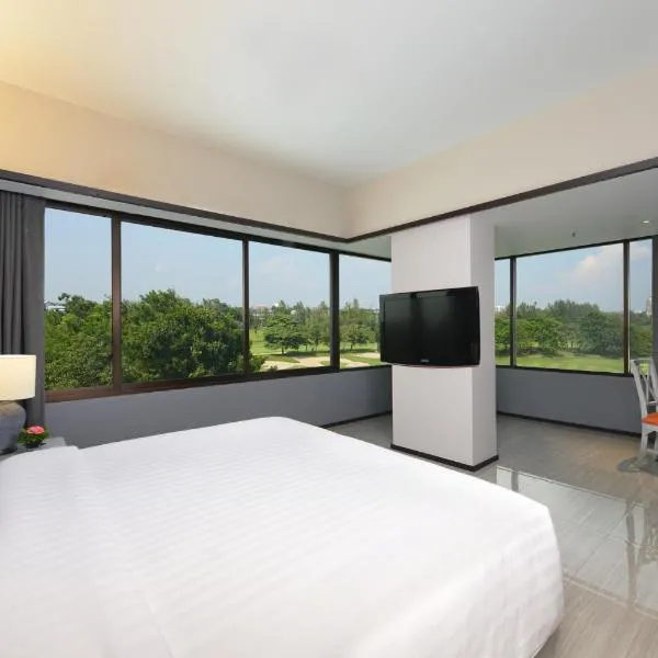 Tinidee Hotel Bangkok Golf Club，位于巴吞他尼的酒店