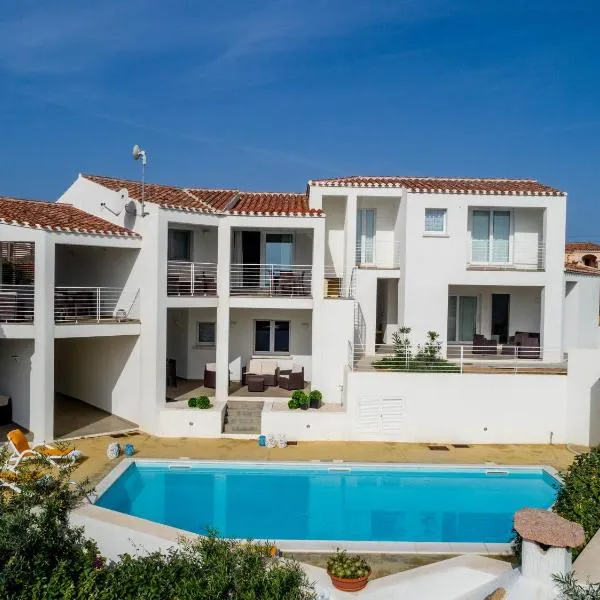 Caneis Apartments，位于圣特奥多罗的酒店