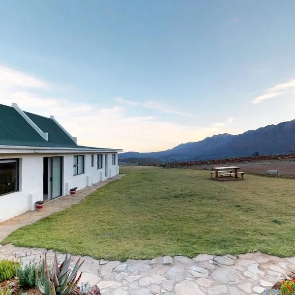 Swartberg Pass Cottages - Kobus Se Gat，位于Matjiesrivier的酒店