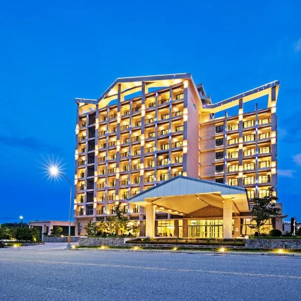 娜路弯银河酒店，位于Meinong的酒店