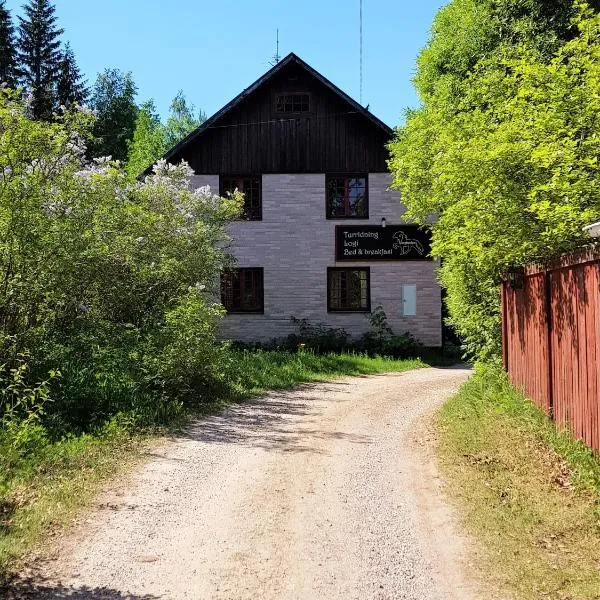 Vargheden Bed & Breakfast，位于Västra Fors的酒店