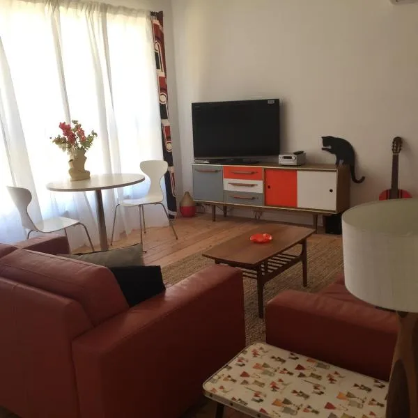 Black Cat Retreat holiday home，位于Nildottie的酒店