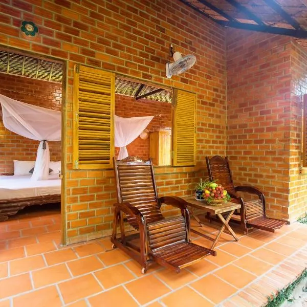 湄公河乡村彩贝民宿，位于Cai Lậy的酒店