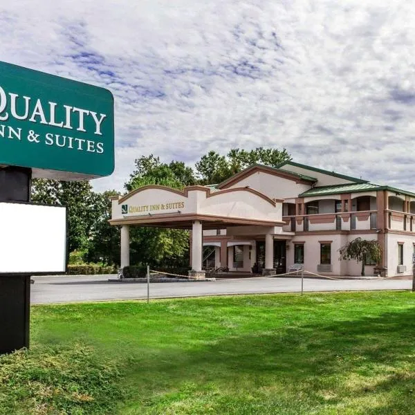 Quality Inn & Suites Quakertown-Allentown，位于Coopersburg的酒店