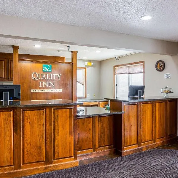 Quality Inn Mitchell I-90,位于米切尔的酒店