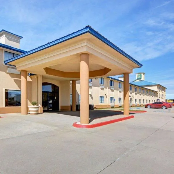 Quality Inn & Suites Wichita Falls I-44，位于Burkburnett的酒店