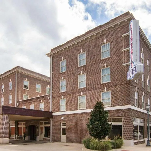 Liberty Hotel, Ascend Hotel Collection，位于Joshua的酒店