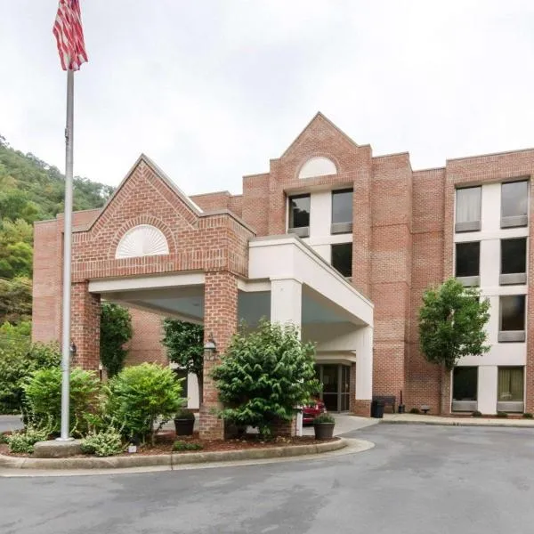 Comfort Inn & Suites Grundy，位于Grundy的酒店