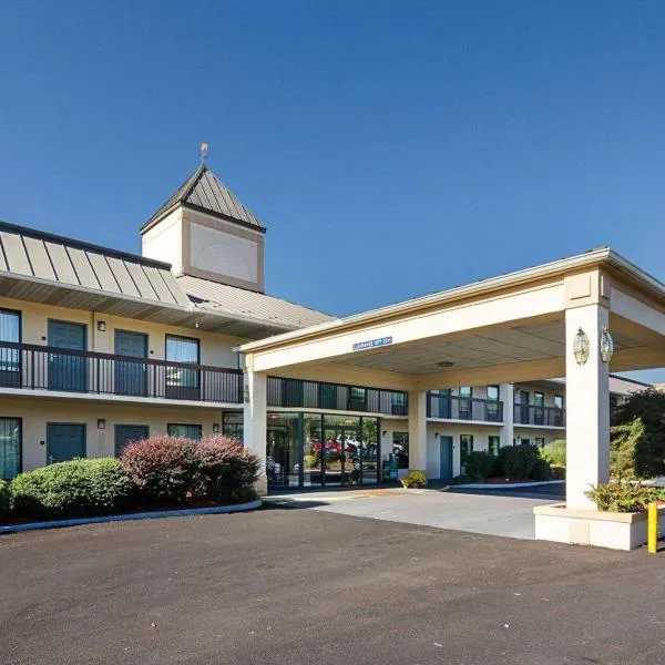 Quality Inn Troutville - Roanoke North，位于Roanoke Regional Airport-Woodrum Field的酒店