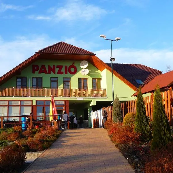 Panoráma Panzió，位于Gyöngyöstarján的酒店