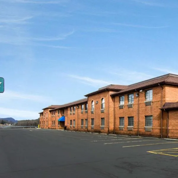 Quality Inn Summersville - New River Area，位于萨默斯维尔的酒店