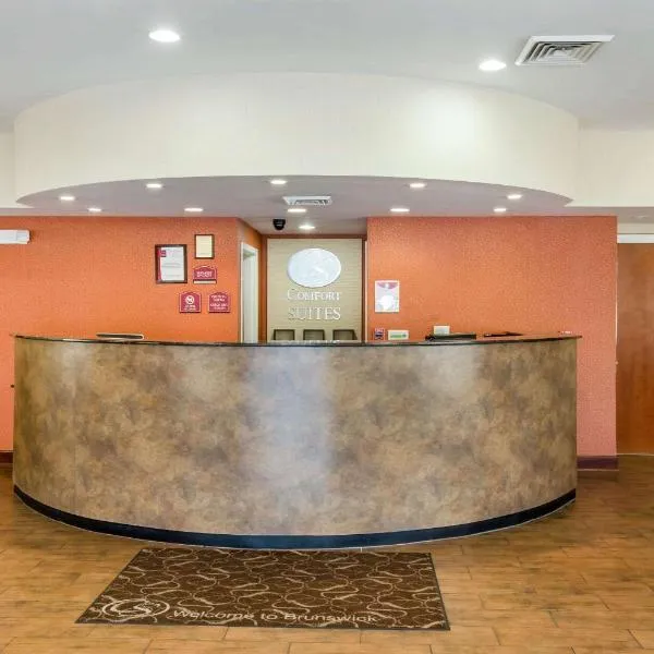 金威群岛入口舒适套房酒店，位于布伦瑞克的酒店