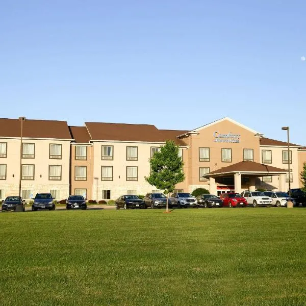 Comfort Inn & Suites Grinnell near I-80，位于Grinnell的酒店