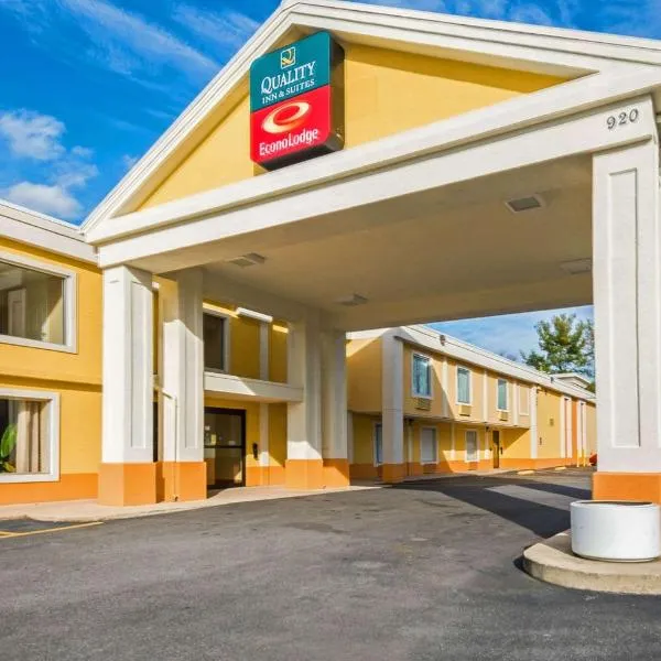 Quality Inn & Suites，位于Greencastle的酒店