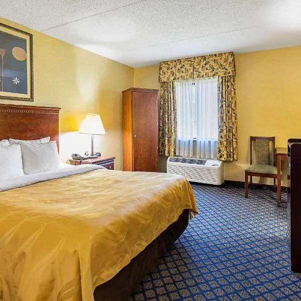 Quality Inn & Suites Coldwater near I-69，位于科尔德沃特的酒店