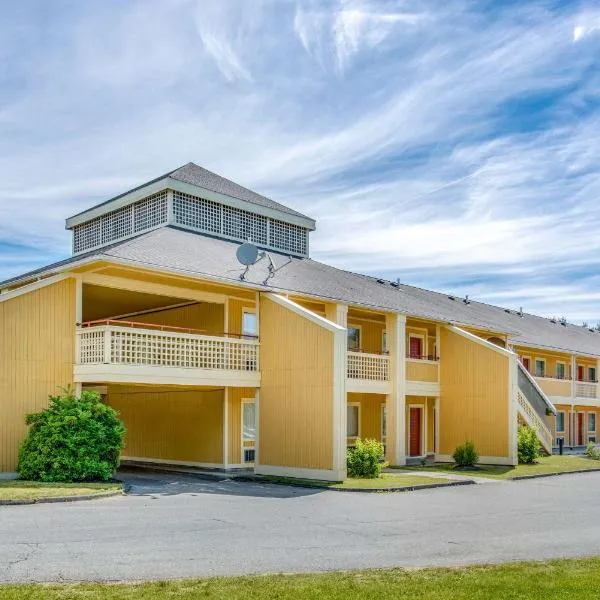 Econo Lodge Freeport - Brunswick Area,位于弗里波特的酒店