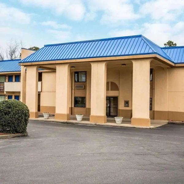 Rodeway Inn & Suites Plymouth Hwy 64，位于Plymouth的酒店