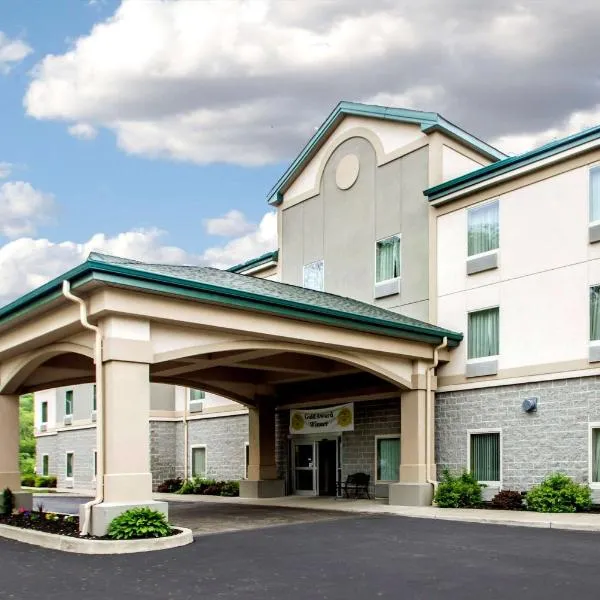 Quality Inn & Suites Fishkill South near I-84，位于Marlboro的酒店