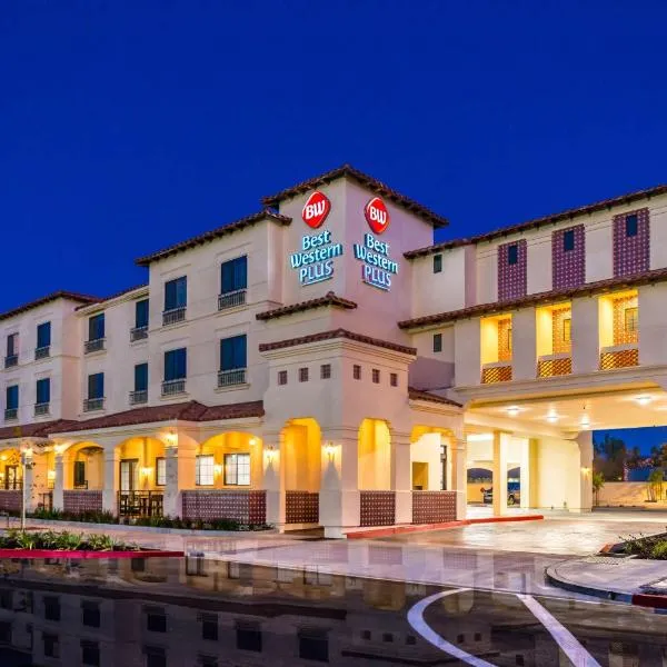 Best Western Plus Temecula Wine Country Hotel & Suites，位于福尔布鲁克的酒店