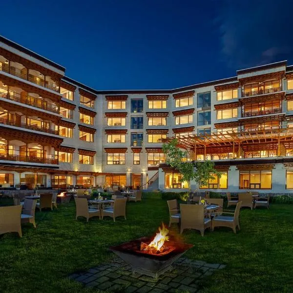 格兰德龙拉达克酒店，位于Nimu的酒店