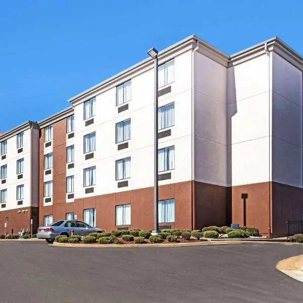 Comfort Suites Tuscaloosa near University，位于Northport的酒店