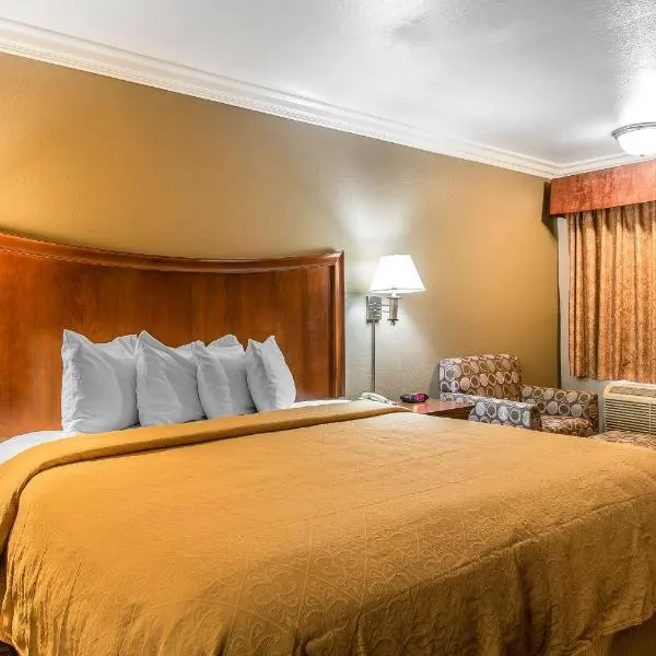 埃尔西诺湖品质酒店，位于Wildomar的酒店