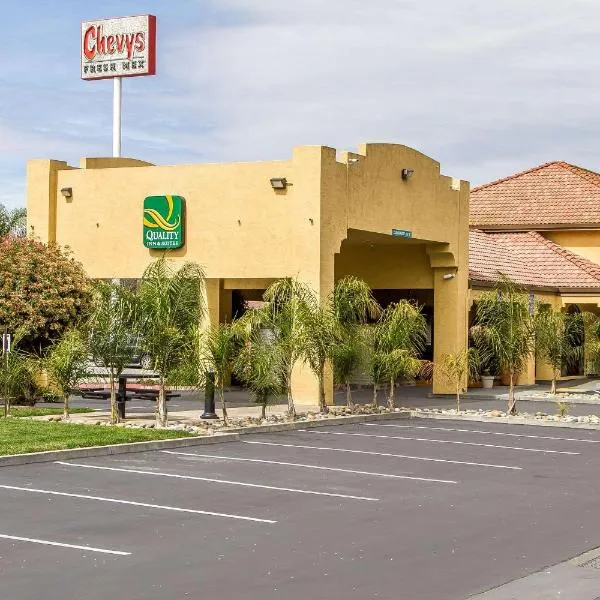 吉尔罗伊品质酒店和套房，位于吉尔罗伊的酒店