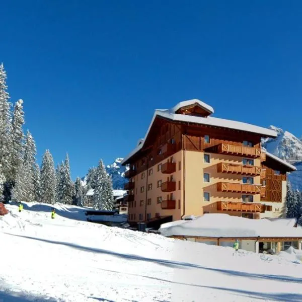 卡罗芒果温泉假日酒店，位于摩德纳迪-坎皮格里奥的酒店