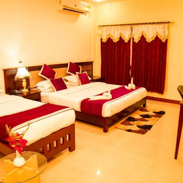 KSTDC Hotel Mayura Chalukya, Badami，位于Aivalli的酒店