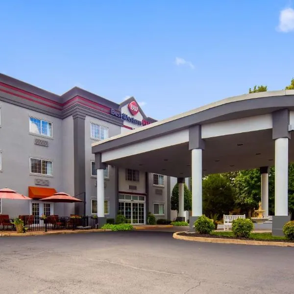 纽波特纽斯贝斯特韦斯特酒店，位于Red Hill Village的酒店