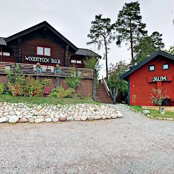 Woodstock B & B Studios，位于Hörntorp的酒店