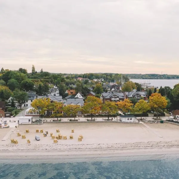 StrandHotel Seeblick, Ostseebad Heikendorf，位于海肯多夫的酒店