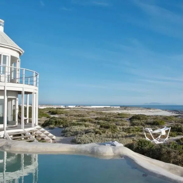 The Lighthouse Yzerfontein，位于伊泽芳登的酒店