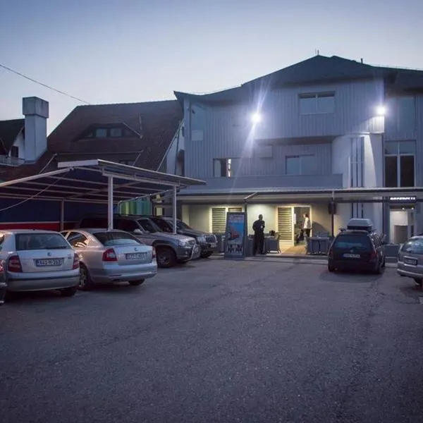 Motel Magistrala，位于多博伊的酒店